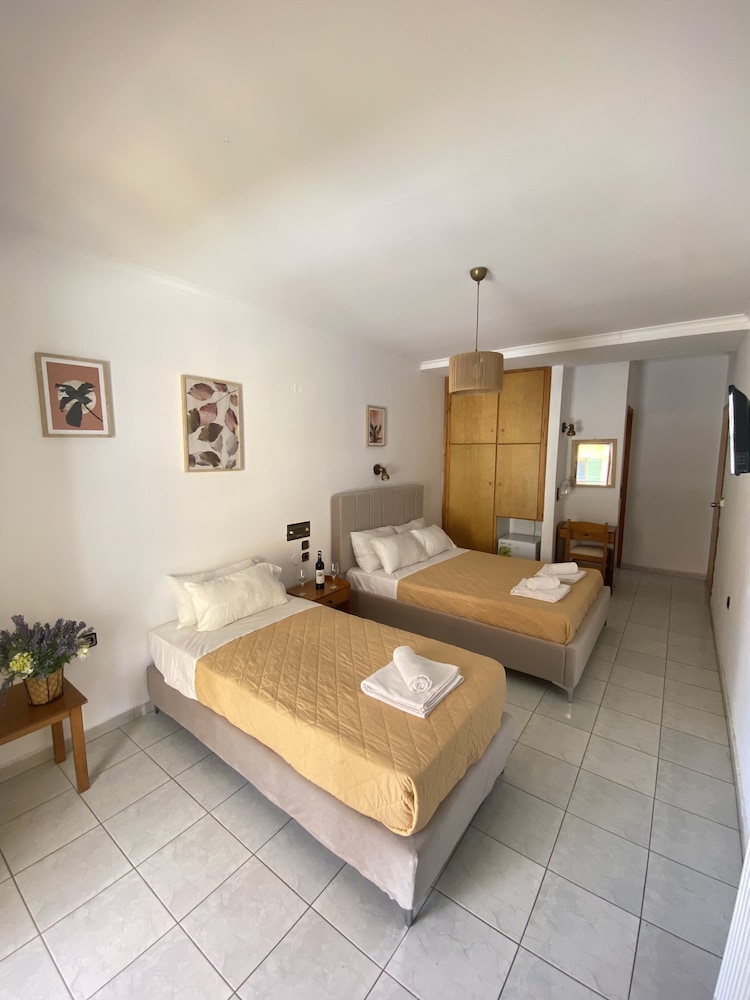 Triple Room photo 2
