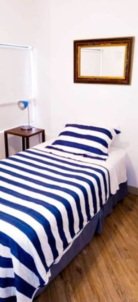Single Room, Private Bathroom