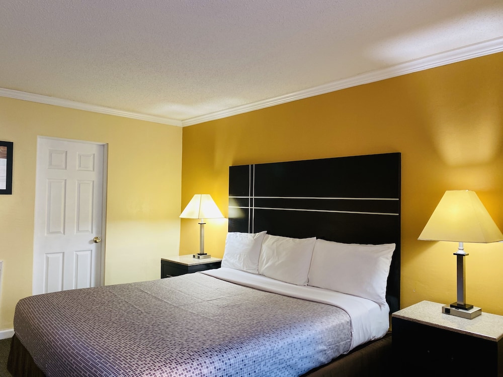 Standard Room, 1 Double Bed, Smoking photo 1
