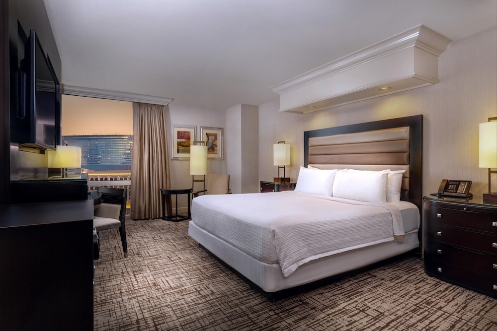 Strip View Room photo 1
