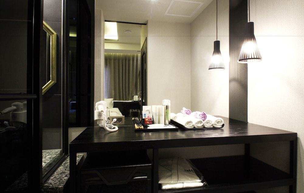 Family Double or Twin Room, Multiple Beds photo 3