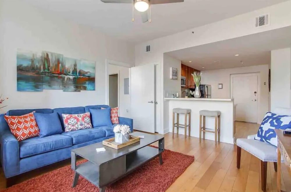 Premium Condo, 1 Bedroom, Pool Access, City View (1110)