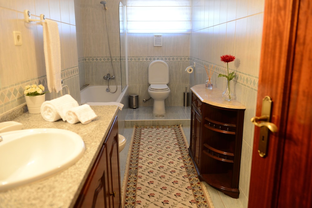 House, 4 Bedrooms, Terrace, Mountain View photo 2