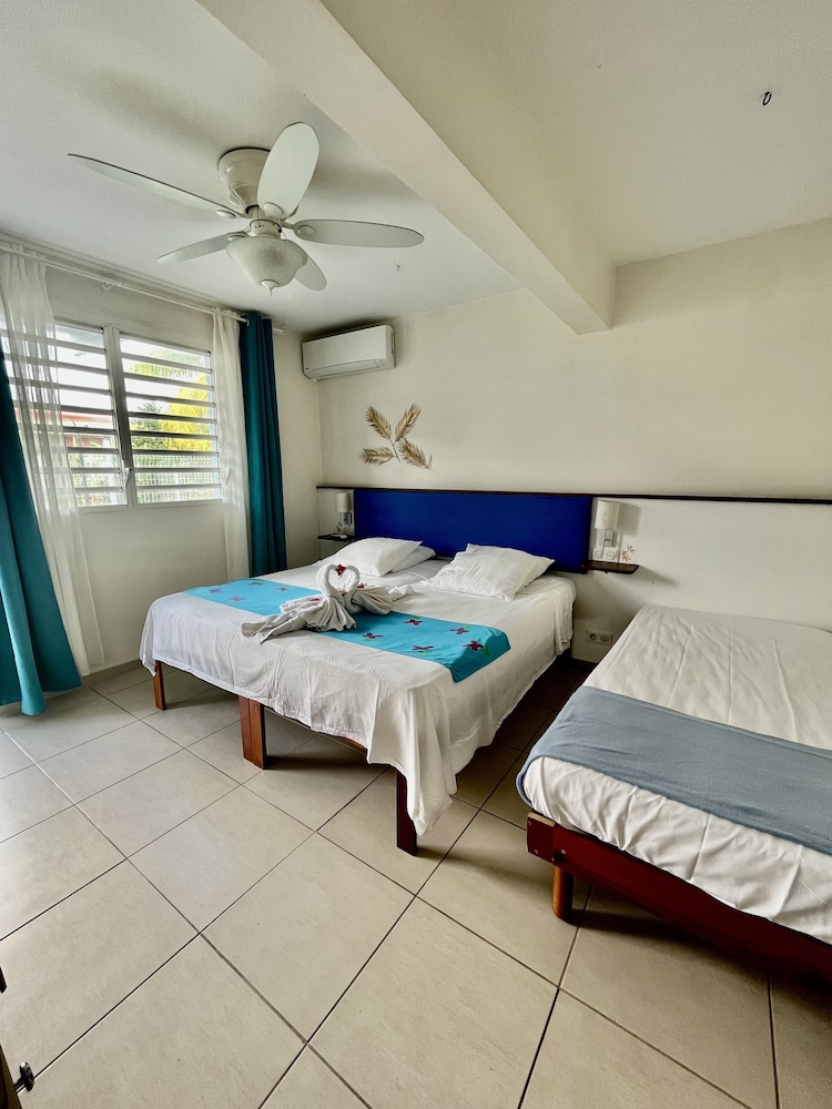 Superior Suite, 1 Bedroom, Terrace, Partial Ocean View photo 1