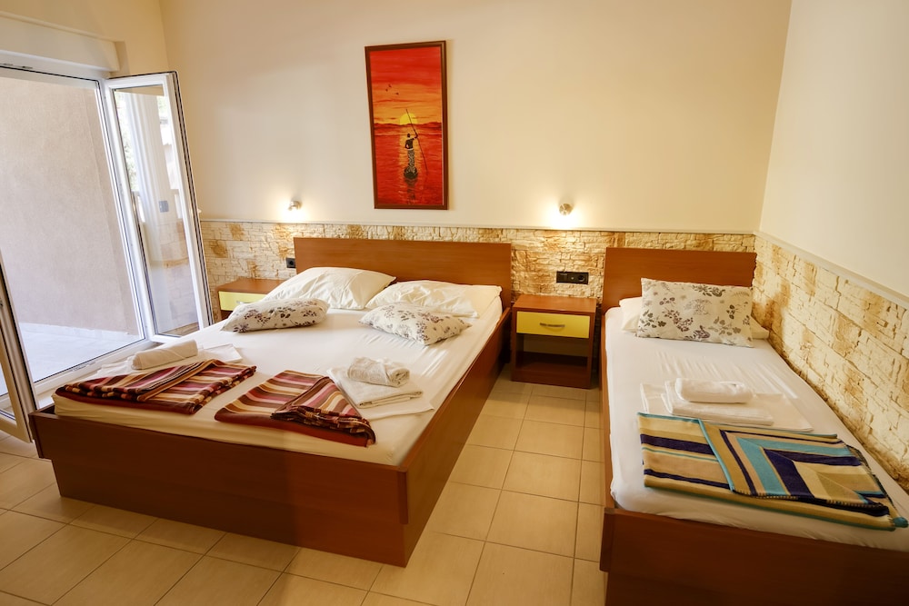 Comfort Triple Room photo 3