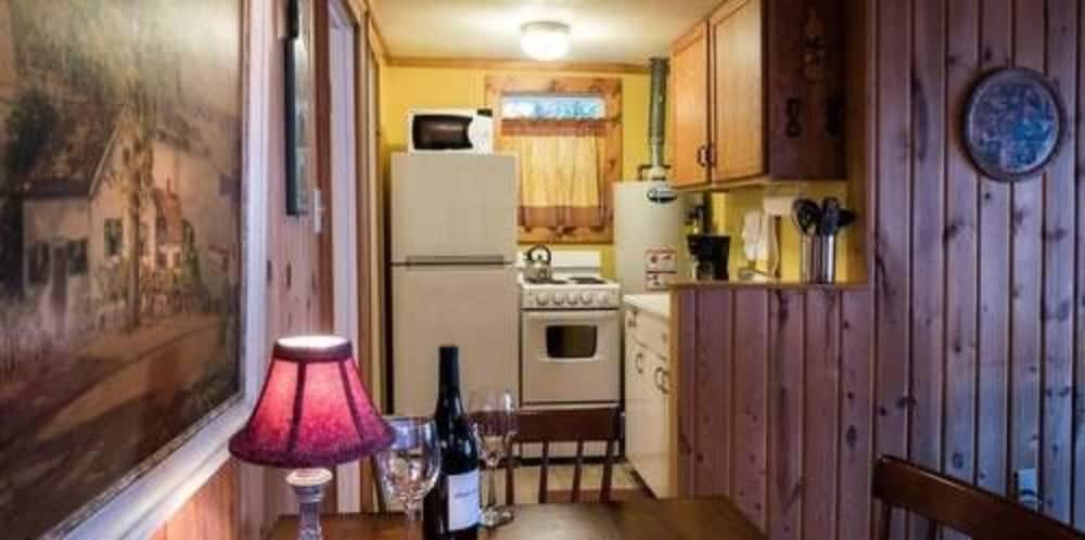 Room, Private Bathroom (Dove Cottage - Breakfast Not Included) photo 3