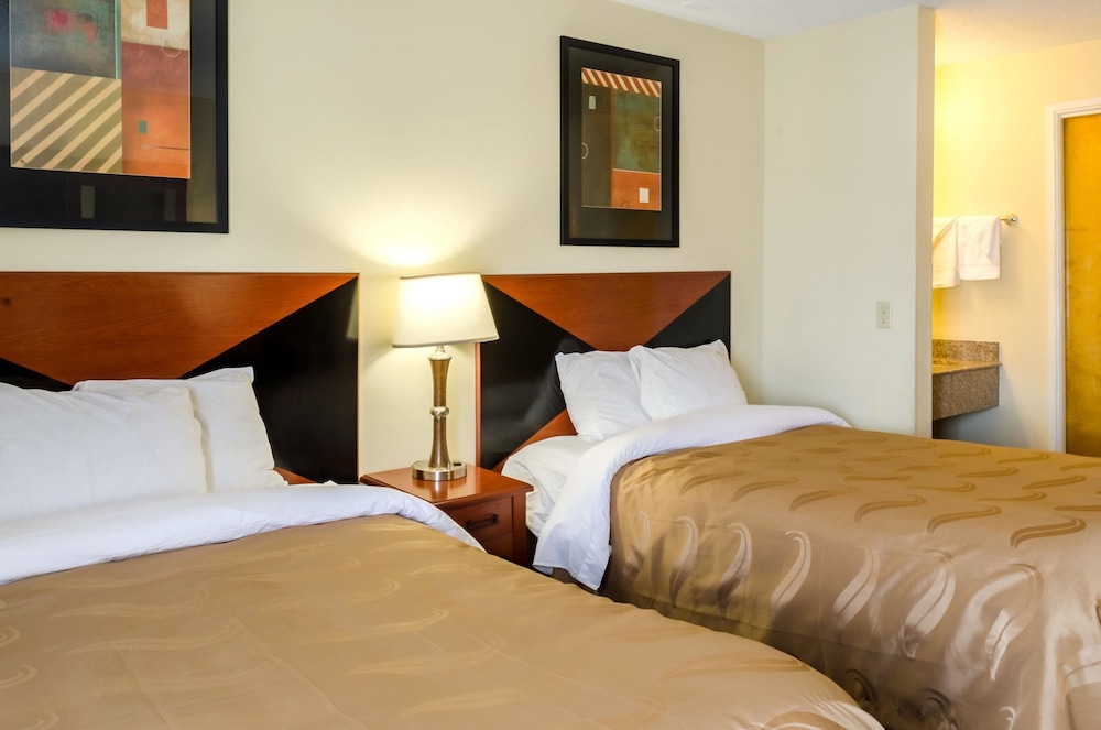 Standard Room, 2 Double Beds, Non Smoking photo 1