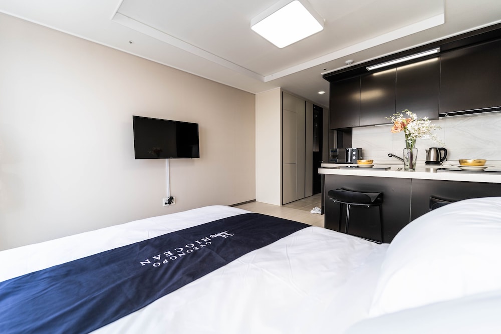 Superior Double Room (Lake View) - Photo 6