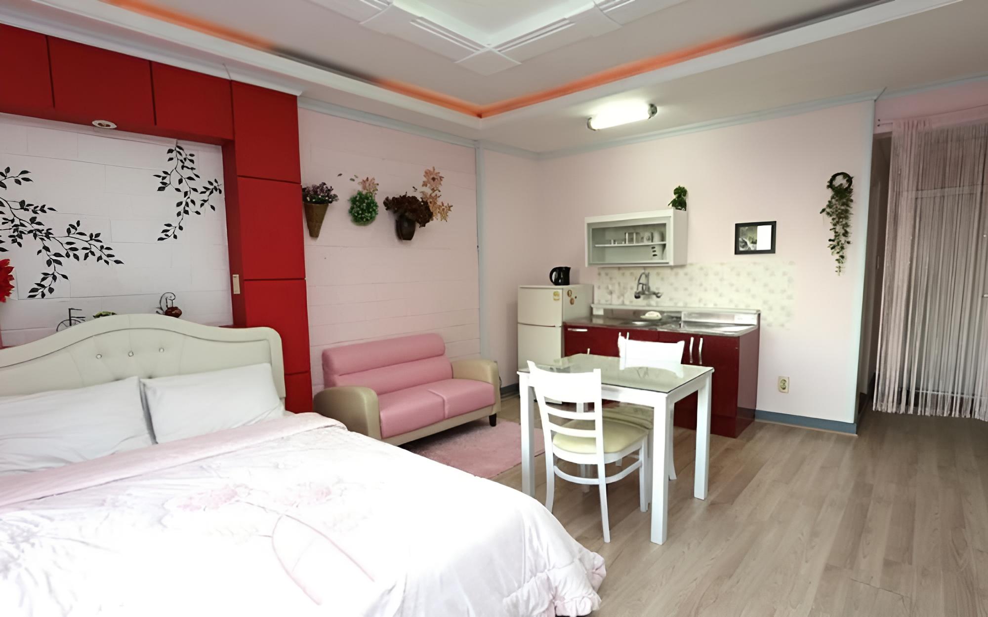 Room (Miri) - Photo 5