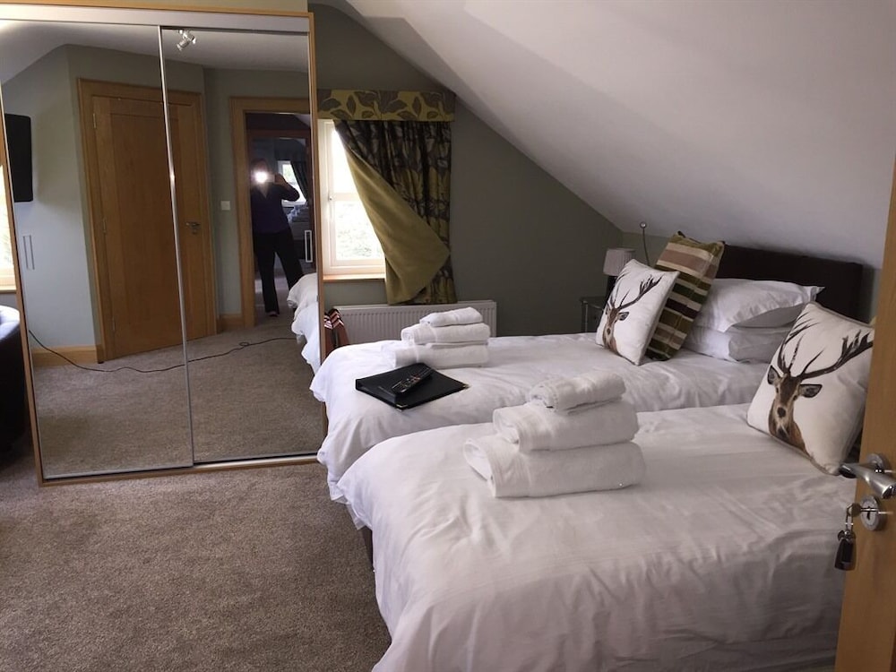 Luxury Triple Room, Ensuite, Garden View (Lizzies Room) photo 3
