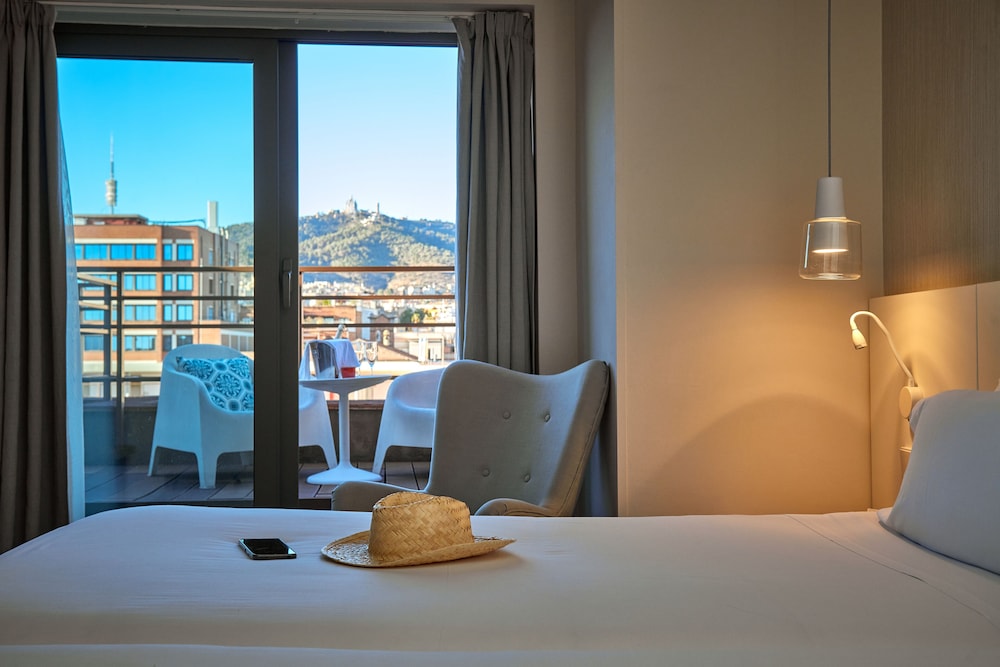 Superior Room, 1 Queen Bed, Terrace photo 2
