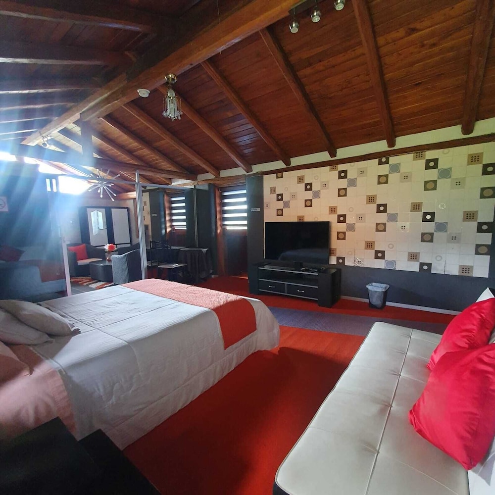 Suite, 1 Bedroom photo 1