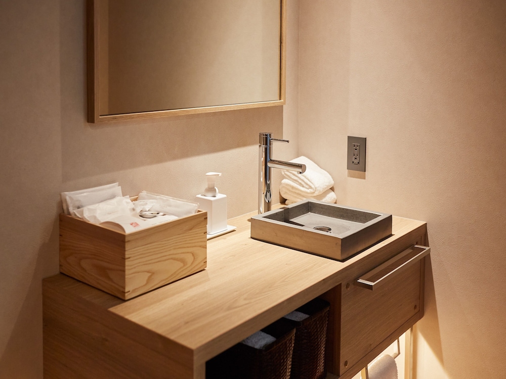 Maisonette Twin Room photo 3