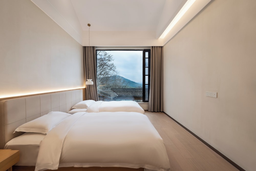 Comfort Twin Room, Hill View photo 1