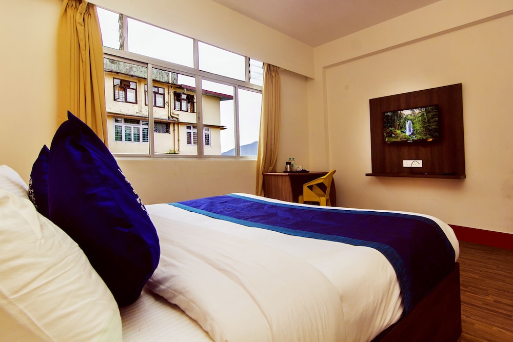 Deluxe Double Room, Smoking, City View