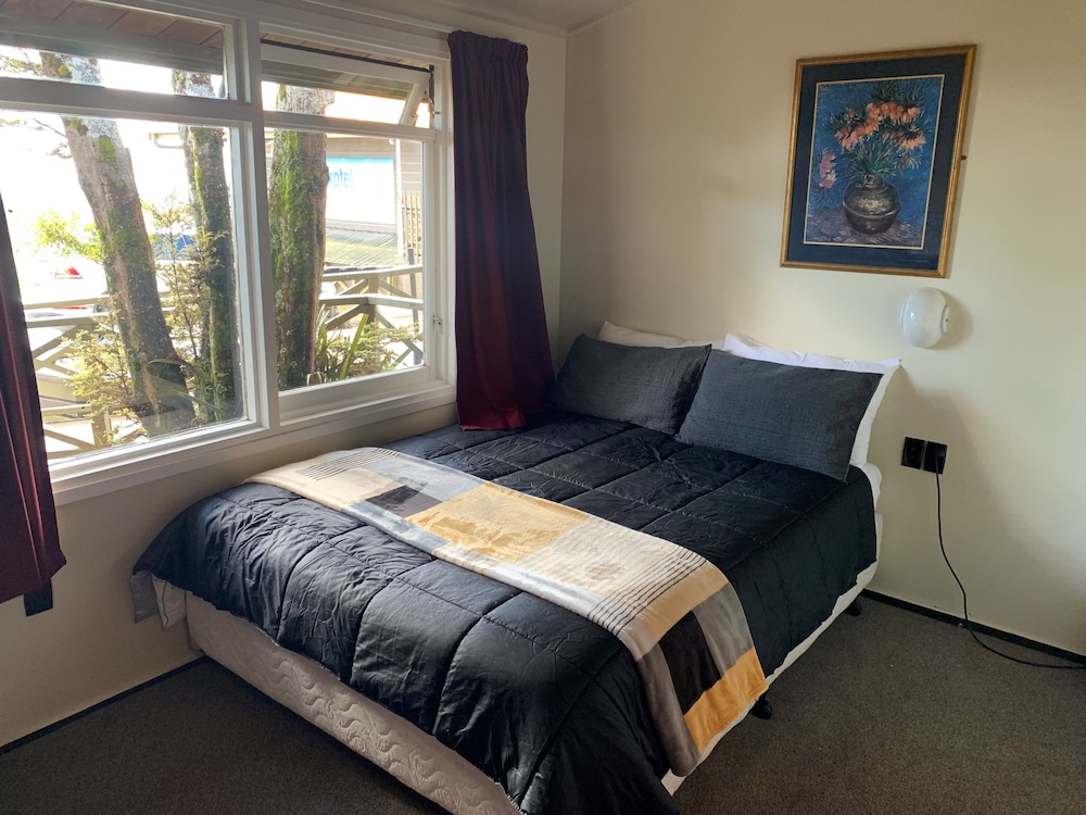 Backpacker Queen En-suite - Photo 2