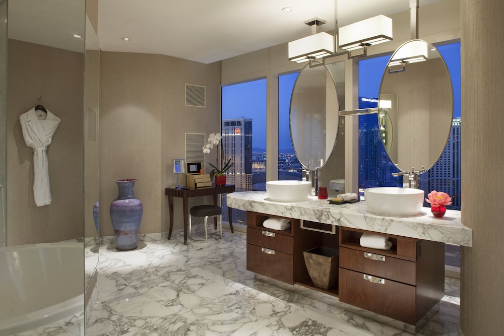 Suite, 1 Bedroom (Boulevard) - Photo 3