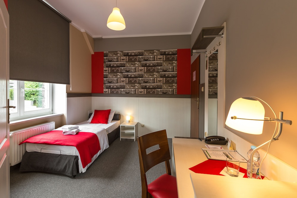 Basic Single Room