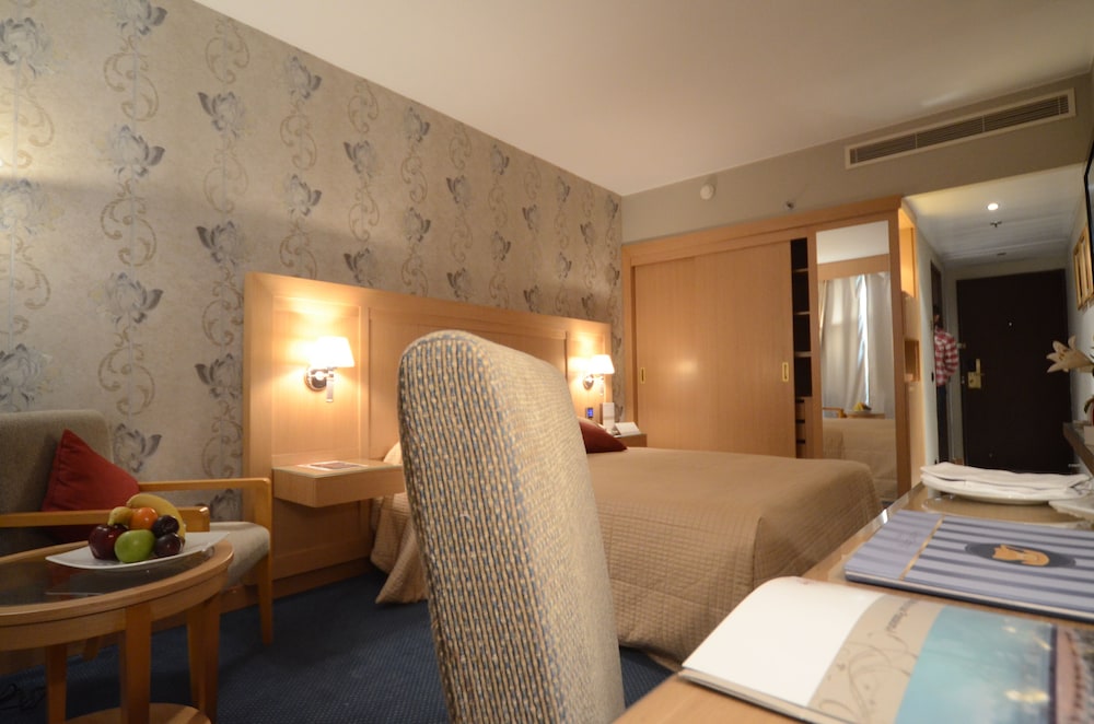 Standard Room, Pool View