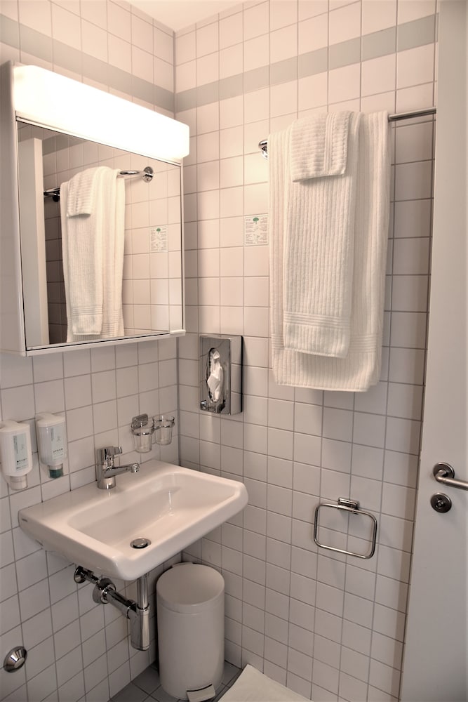 Twin Room, 1 Bedroom, Garden View photo 3