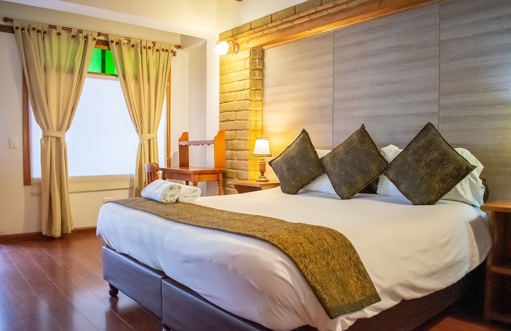 Standard Double Room, 1 King Bed photo 3