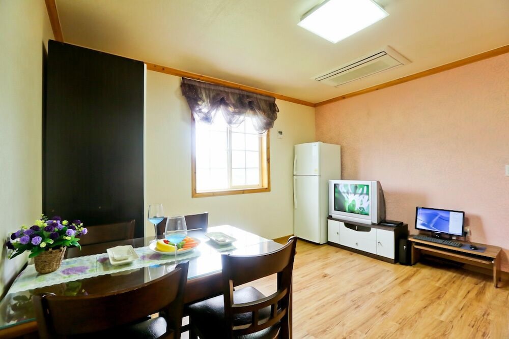 Room (Pulhyanggi)