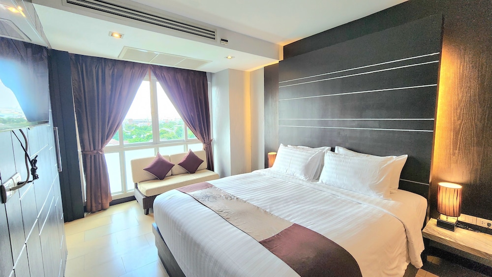 Honeymoon Suite photo 3