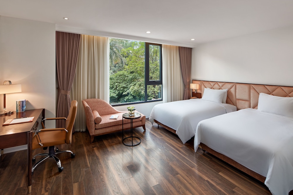 Deluxe Twin Room, City View - Photo 1