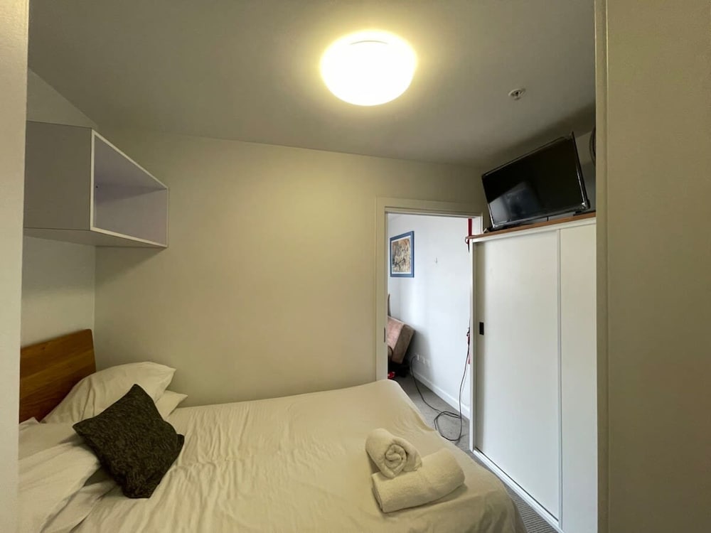 Apartment photo 2