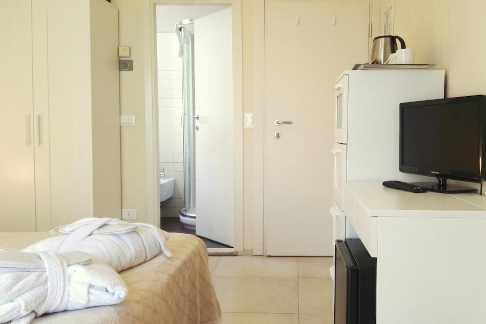 Double or Twin Room, Sea View photo 2