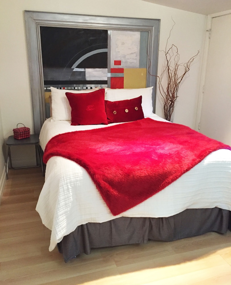 Stone Boutique Suites – Rolling Stone Suite , 1 Bedroom Apartment photo 1