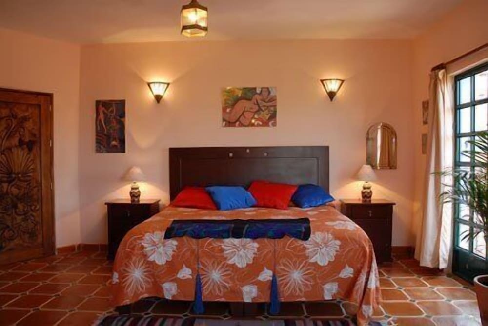 Signature Double Room, 1 King Bed, Balcony