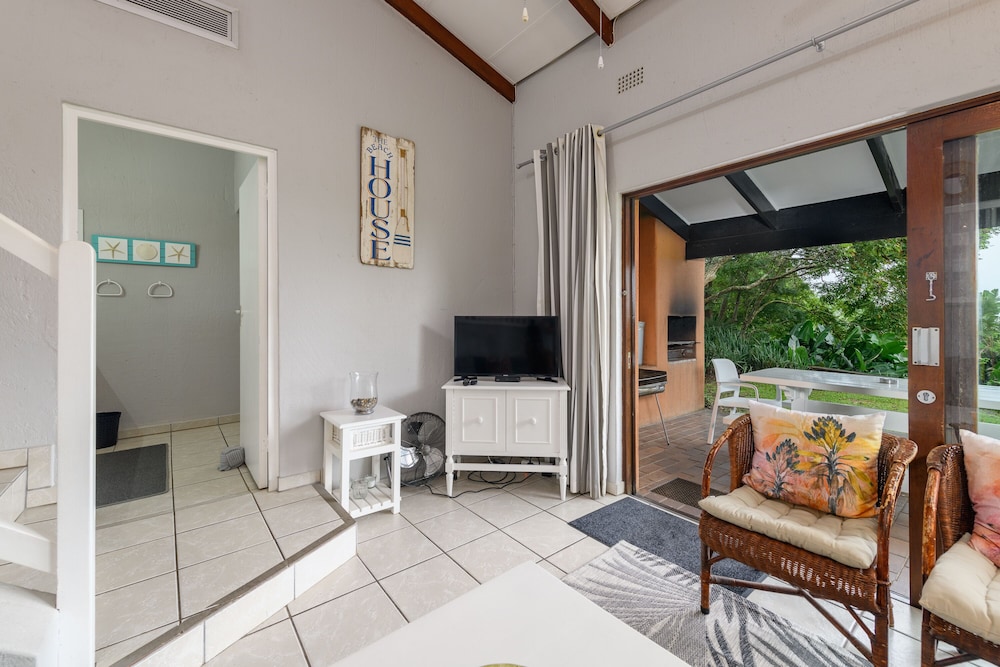 Classic Villa, 2 Bedrooms photo 2