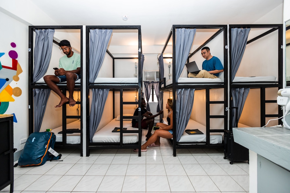 1 Bed in Standard 8-Bed Dorm photo 2