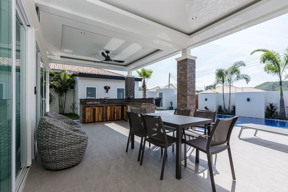 Superior Villa, 3 Bedrooms, Non Smoking, Kitchen - Photo 9