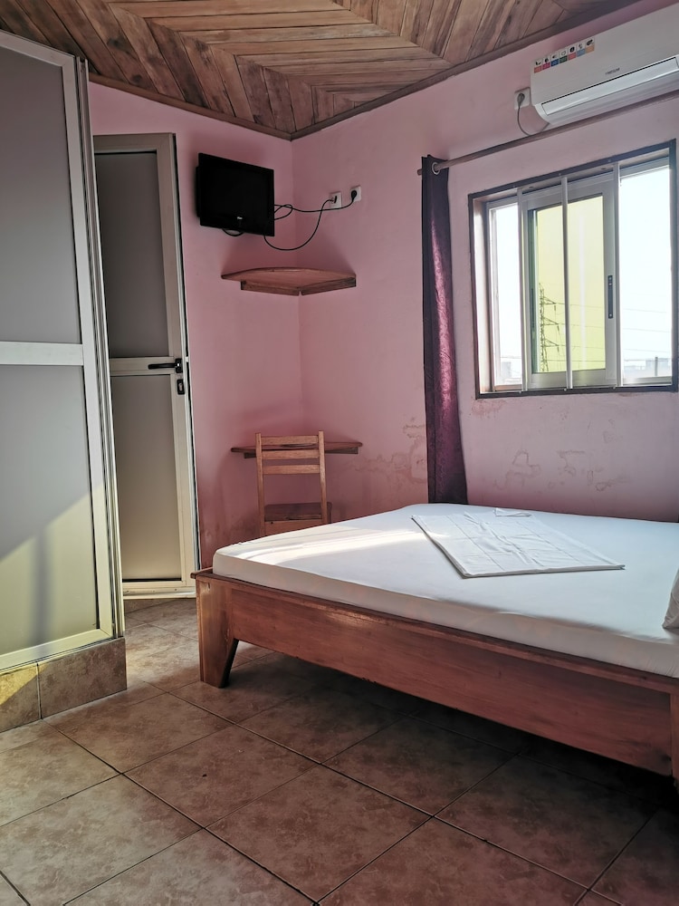 Economy Double Room photo 2