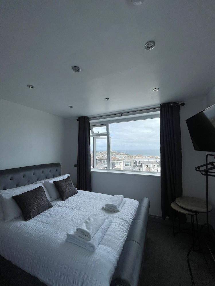 Deluxe Penthouse, Sea View
