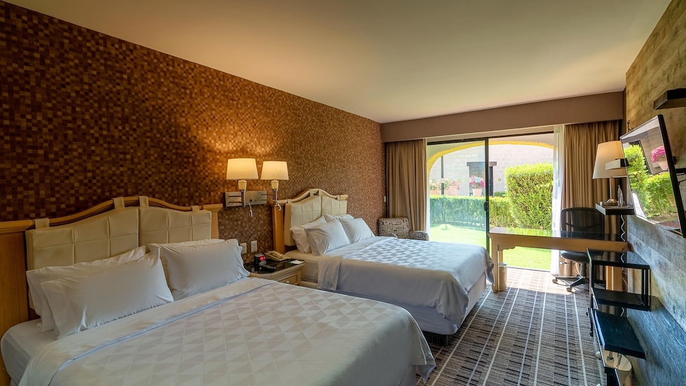 Standard Room, 2 Queen Beds, Ground Floor - Photo 1