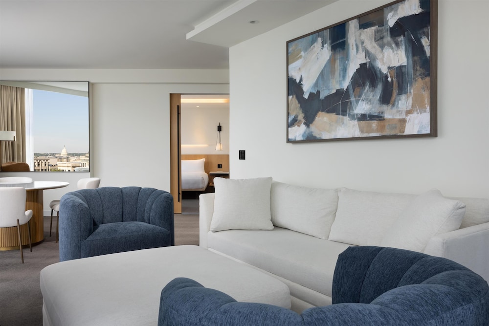 Suite, 1 King Bed
