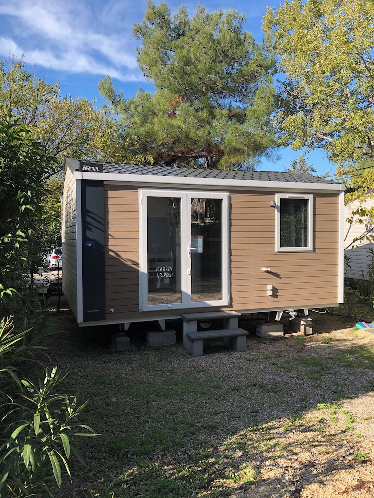 Standard Mobile Home photo 1