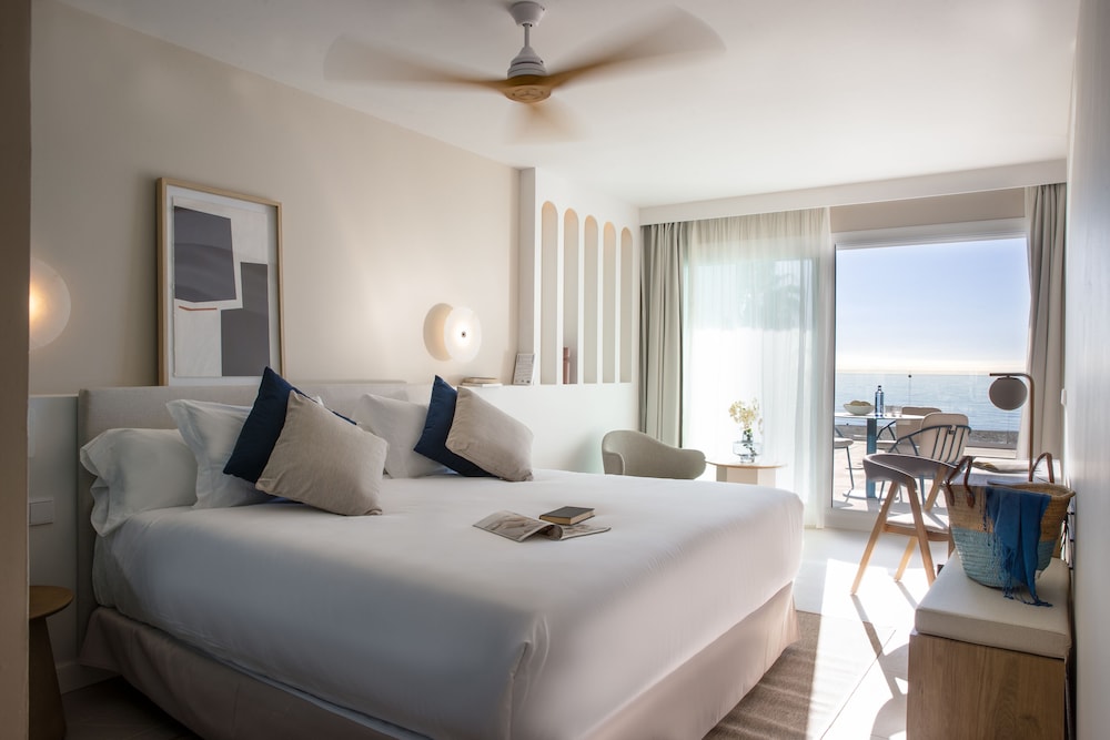 Suite, Sea View
