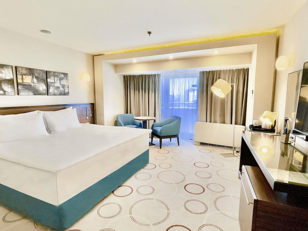 Superior Room, 1 Queen Bed, Balcony photo 1