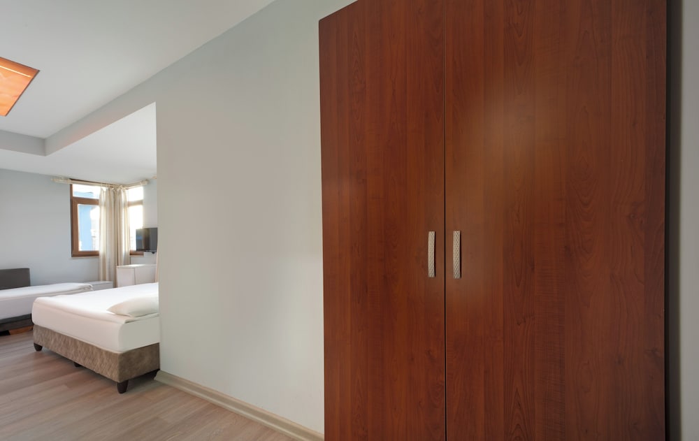 Standard Triple Room photo 2
