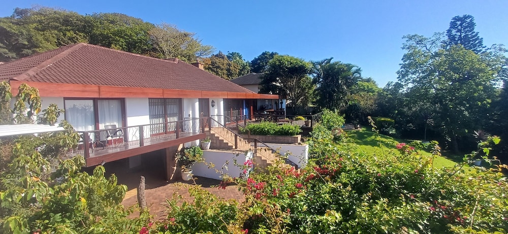 Family House, 5 Bedrooms, Ocean View, Garden Area photo 1