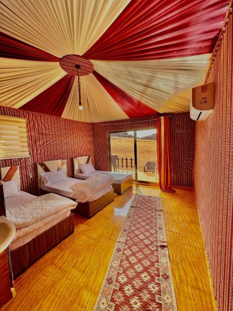 Panoramic Room, 1 Bedroom, Private Bathroom, Mountain View photo 2