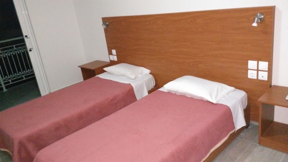 Double Room - Photo 6