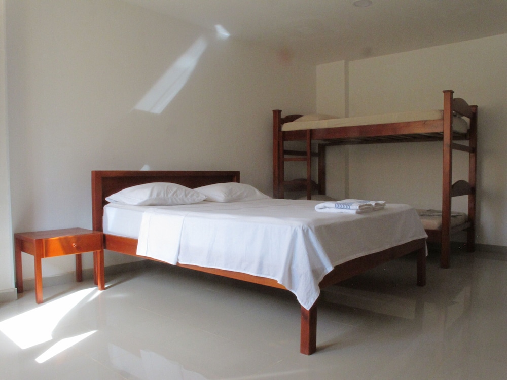 Family Studio Suite, Multiple Beds, Non Smoking photo 2