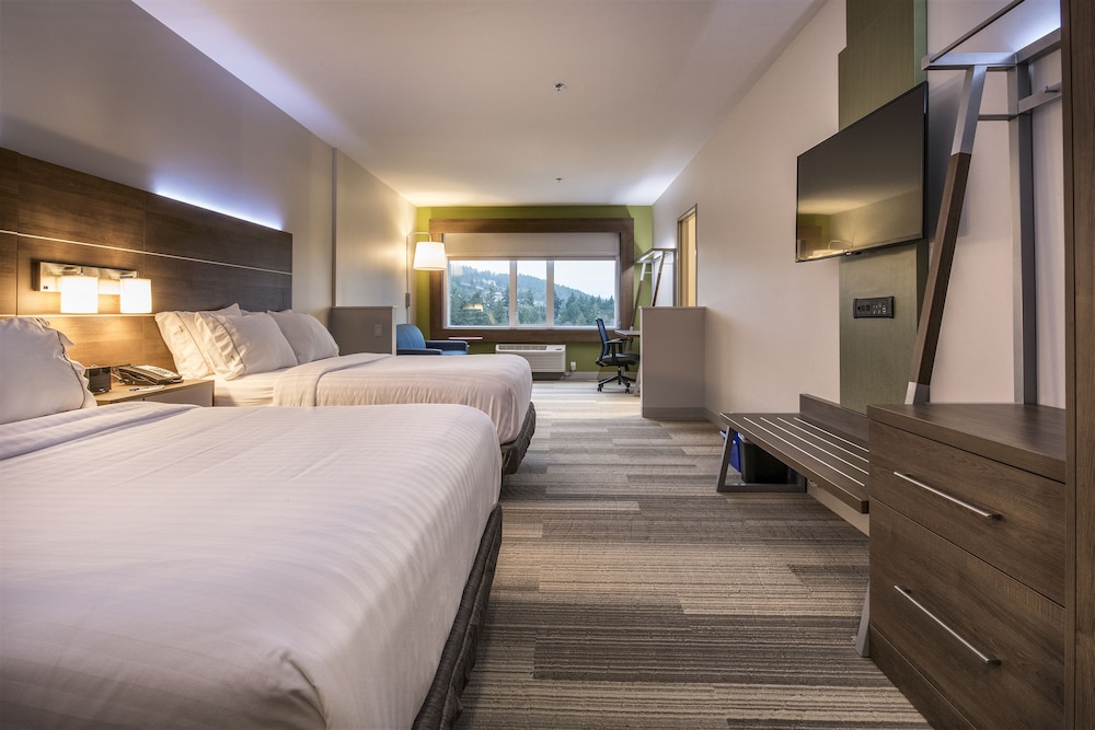 Suite, Multiple Beds photo 2