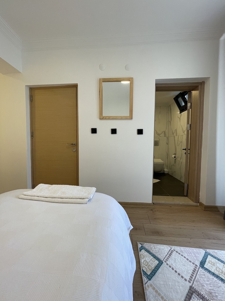 Standard Triple Room - Photo 19