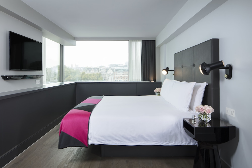 Standard Room, 1 Queen Bed